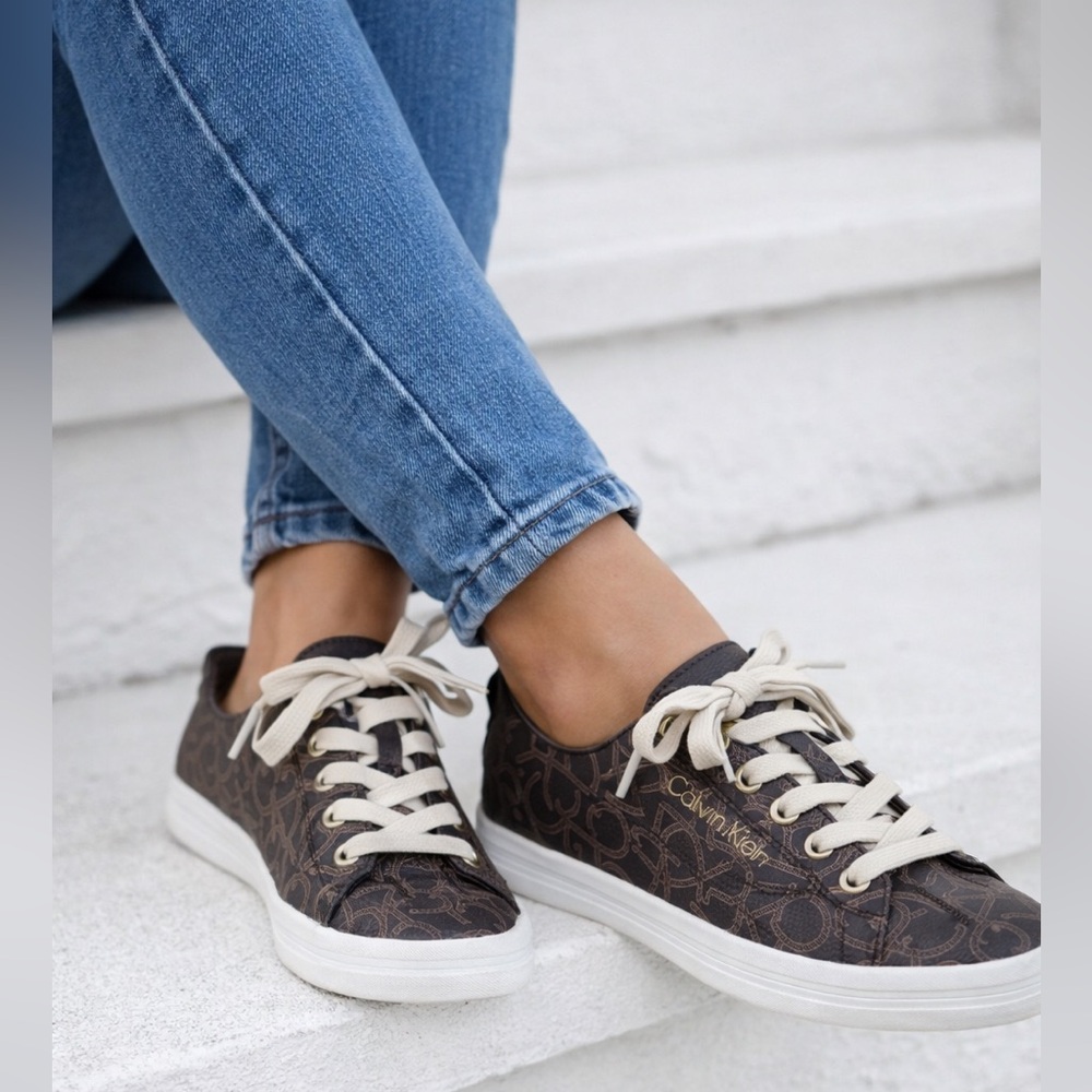 Calvin Klein Women’s Monogram Sneakers Brown Logo Lace Up Casual Shoes Size 8.5